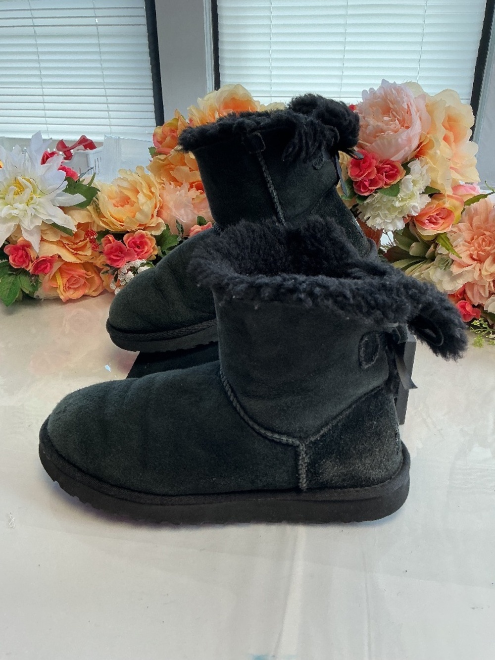 UGG Australia Bailey Bow Black Sheepskin Suede Ankle Boots Women's Size 7
